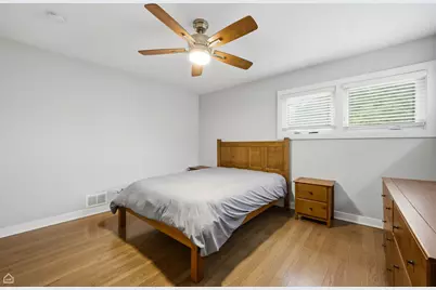 8601 Saint Louis Avenue, Skokie, IL 60076 - Photo 11