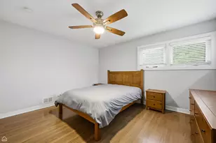 8601 St Louis Ave, Skokie, IL 60076 - Photo 11