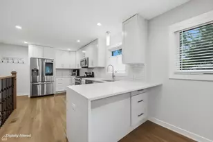 8601 St Louis Ave, Skokie, IL 60076 - Photo 7