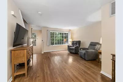 257 W Whispering Oaks Lane #257, Round Lake, IL 60073 - Photo 5