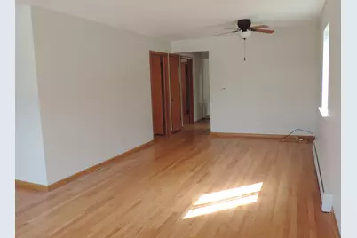 6329 W Touhy Avenue, Chicago, IL 60646 - Photo 7