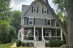 711 S 4th St, Saint Charles, IL 60174 - Photo 1