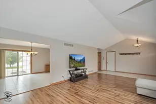 1449 Crooked Creek Dr, Beecher, IL 60401 - Photo 11
