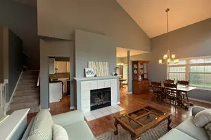 33 S Barton Trail, Batavia, IL 60510 - Photo 5