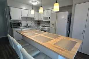 1929 Whitingham Ln, Hoffman Estates, IL 60169 - Photo 9