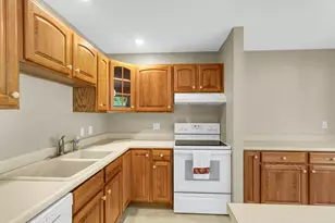 1933 Blackthorn Dr, Champaign, IL 61821 - Photo 15