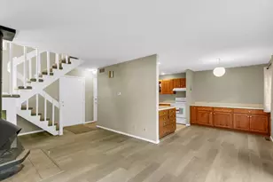 1933 Blackthorn Dr, Champaign, IL 61821 - Photo 3