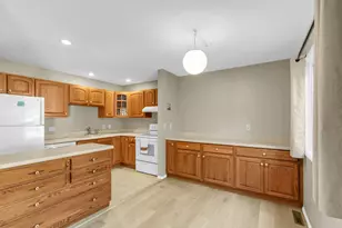 1933 Blackthorn Dr, Champaign, IL 61821 - Photo 9