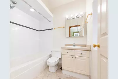 3240 N Racine Avenue #2, Chicago, IL 60657 - Photo 9