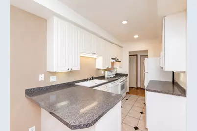 3240 N Racine Avenue #2, Chicago, IL 60657 - Photo 5