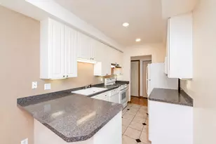 3240 N Racine Ave, Chicago, IL 60657 - Photo 5