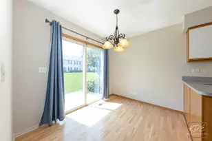 2477 Frost Dr, Aurora, IL 60503 - Photo 11