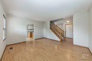 2477 Frost Dr, Aurora, IL 60503 - Photo 7