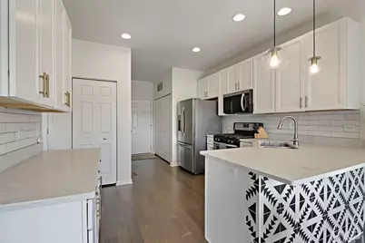 548 Silverton Drive, Grayslake, IL 60030 - Photo 11