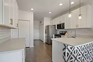 548 Silverton Dr, Grayslake, IL 60030 - Photo 11