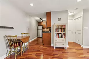 3900 N Pine Grove Ave, Chicago, IL 60613 - Photo 3