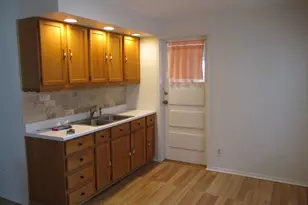 6421 Sinclair Ave, Berwyn, IL 60402 - Photo 9