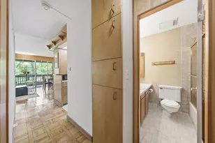 5517 E Lake Dr, Lisle, IL 60532 - Photo 9