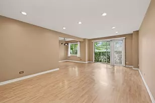 2920 Roberts Dr, Woodridge, IL 60517 - Photo 7