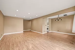 2920 Roberts Dr, Woodridge, IL 60517 - Photo 9