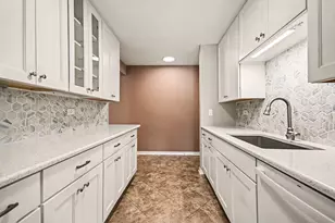 2920 Roberts Dr, Woodridge, IL 60517 - Photo 3