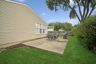 1050 E Kitson Dr, Palatine, IL 60074 - Photo 23