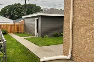 10030 S Fairfield Ave, Chicago, IL 60655 - Photo 17