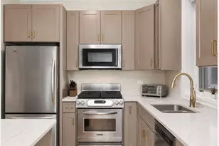 2431 W Walton St, Chicago, IL 60622 - Photo 13
