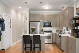 2431 W Walton St, Chicago, IL 60622 - Photo 9