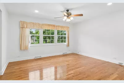 710 E Valley Lane, Arlington Heights, IL 60004 - Photo 7
