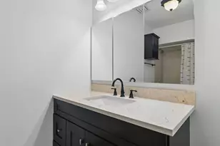710 E Valley Ln, Arlington Heights, IL 60004 - Photo 13