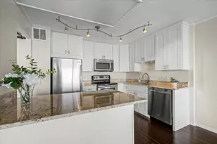 5445 N Sheridan Rd, Chicago, IL 60640 - Photo 7