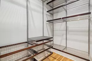 2910 N Commonwealth Ave, Chicago, IL 60657 - Photo 13