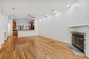 2910 N Commonwealth Ave, Chicago, IL 60657 - Photo 5