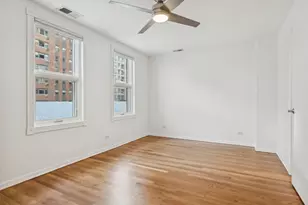 2910 N Commonwealth Ave, Chicago, IL 60657 - Photo 15