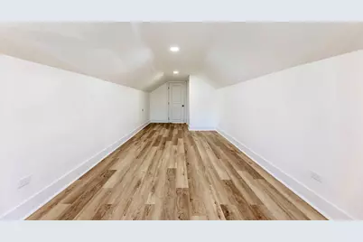 8025 S Euclid Avenue, Chicago, IL 60617 - Photo 21