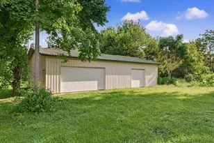 205 E Holloway St, Bismarck, IL 61814 - Photo 3