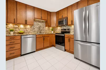 375 Plum Creek Drive #312, Wheeling, IL 60090 - Photo 3
