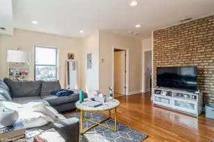 3754 N Bernard St, Chicago, IL 60618 - Photo 3