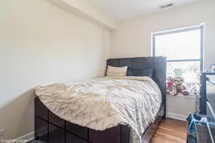 3754 N Bernard St, Chicago, IL 60618 - Photo 7