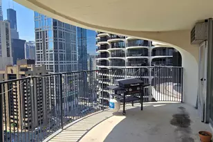 300 N State St, Chicago, IL 60654 - Photo 13