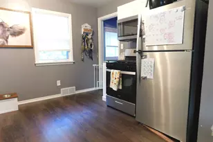 213 Sangamon St, Streator, IL 61364 - Photo 9