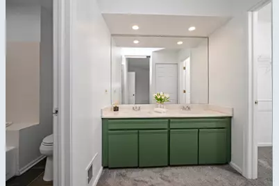 720 Caliente Court #720, Libertyville, IL 60048 - Photo 11