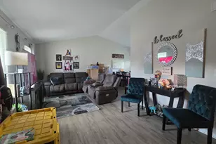 122 Canton Ln, Streamwood, IL 60107 - Photo 3