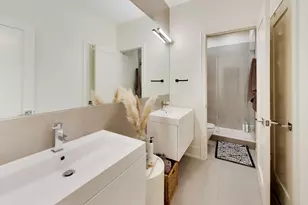 1340 W Walton St, Chicago, IL 60642 - Photo 25