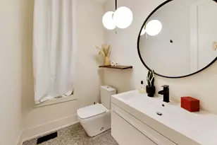 1340 W Walton St, Chicago, IL 60642 - Photo 11