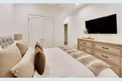 1340 W Walton Street #1W, Chicago, IL 60642 - Photo 21