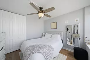 1360 N Sandburg Terrace, Chicago, IL 60610 - Photo 9