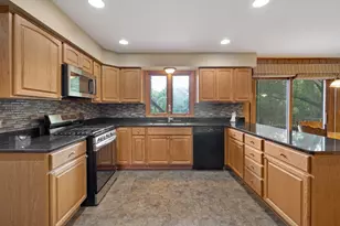1150 Anne Ct, Sleepy Hollow, IL 60118 - Photo 9