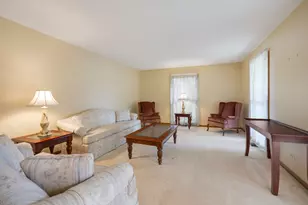 1150 Anne Ct, Sleepy Hollow, IL 60118 - Photo 5